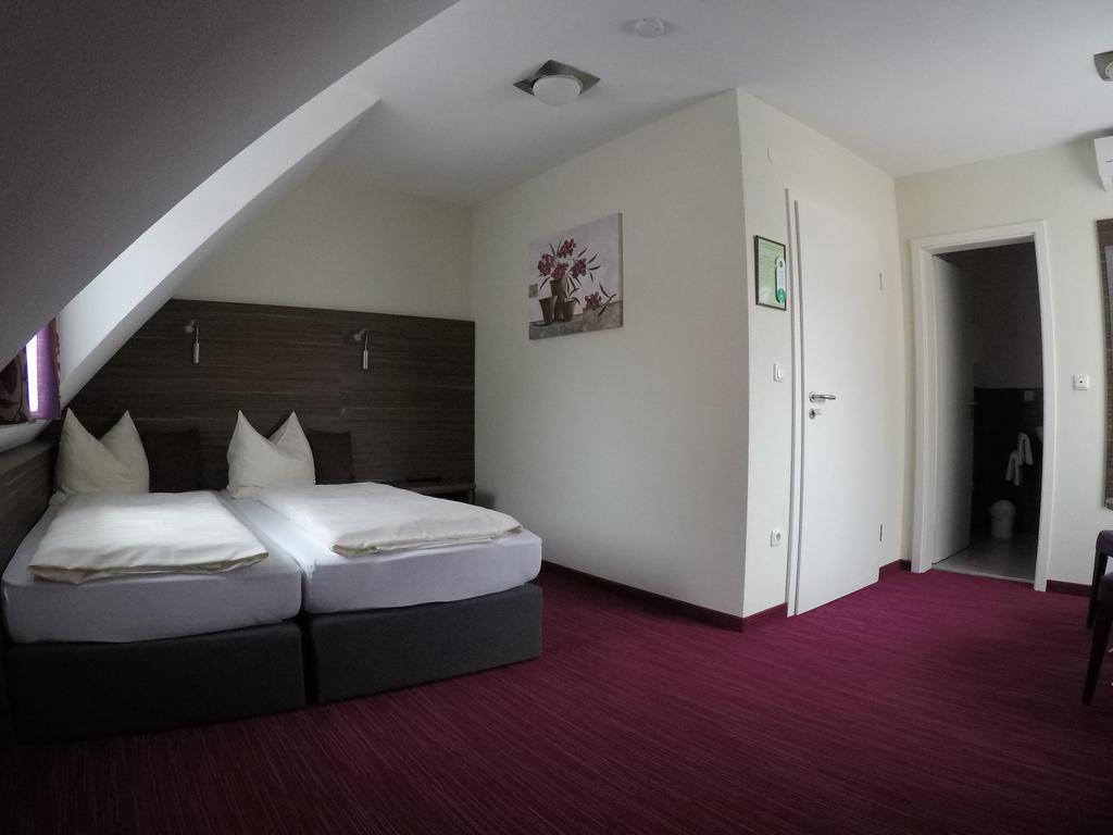 Pension Am Weinberg Bed & Breakfast Mainstockheim Экстерьер фото
